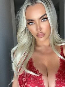 Lindsey Pelas latest onlyfans leaked nudes