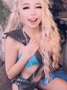 Belle Delphine – Daenerys Targaryen (20 pictures)